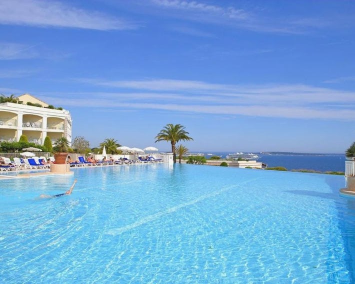 EXCEPTIONNEL sur CANNES vue mer piscine