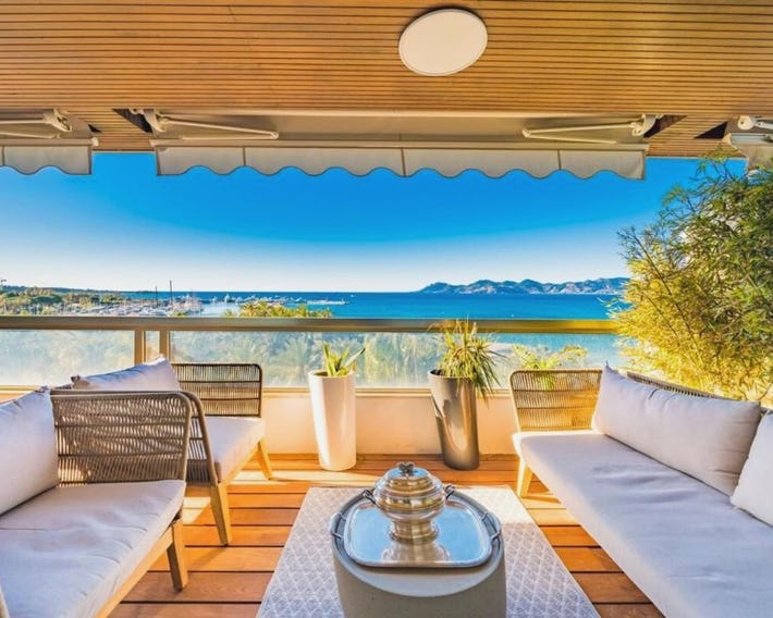 Somptuous 3 bedroom with sea-view on the Croisette