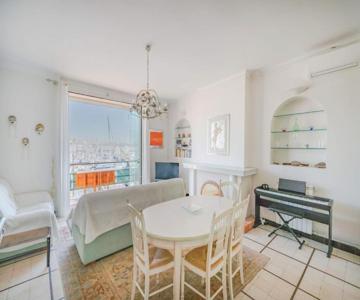 Cozystay 1669 Old Port View Elegant 3-Bedroom Apartment