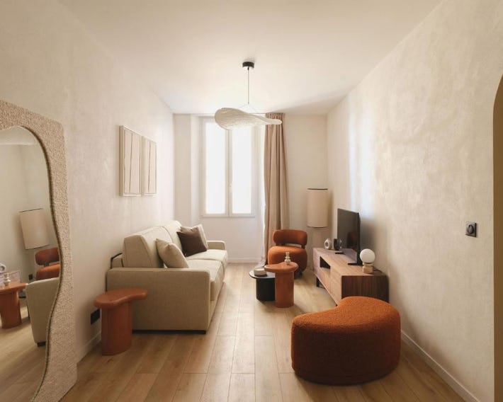 Exceptional facing Palais Cannes1