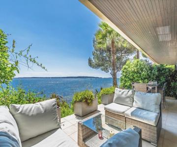 Adriana By Terry's Homes Waterfront Seaview Beach