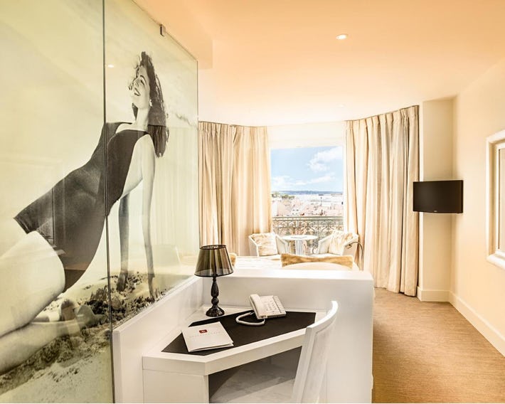 Hotel Renoir