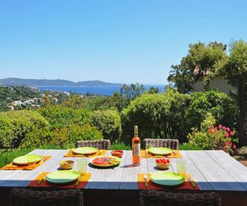 Villa Abeille : douces vacances d'été avec vue mer