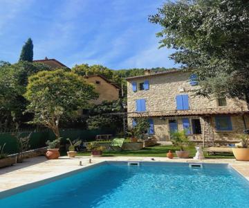 Villa les Volets Bleus an authentic house in the city center