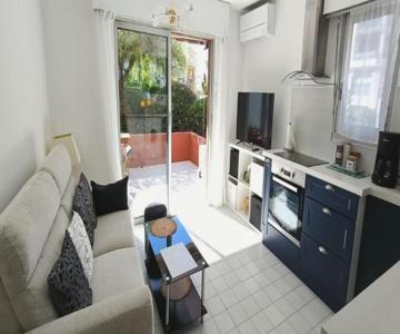 Beautiful bright and quiet 32 m apartment