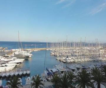 Port de Hyères Terrasse vue mer parking privé 2 SDB plage à pied
