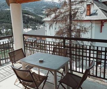 Studio Cosy à Jausiers Avec Terrasse, Piscine, Sauna, Parking Et Wifi Gratuit - Fr-1-165b-49