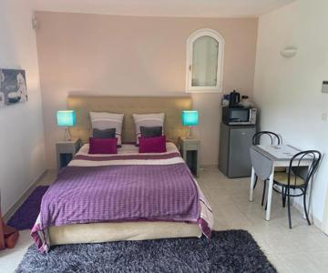 Chambre Spacieuse Indépendante Dans Villa Plus Parking Privée