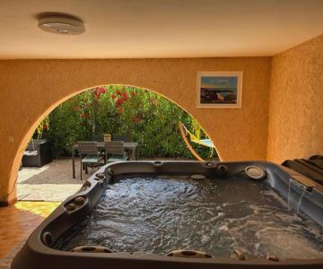 Bas de villa 70m2 indépendant avec espace jacuzzi privé