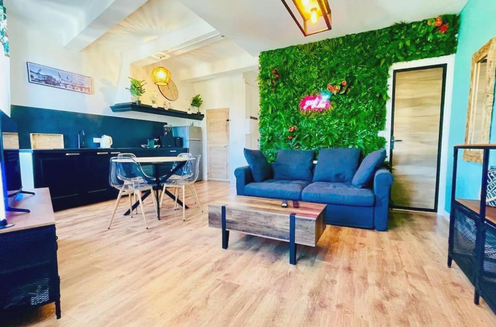 Jungle (Play) Room