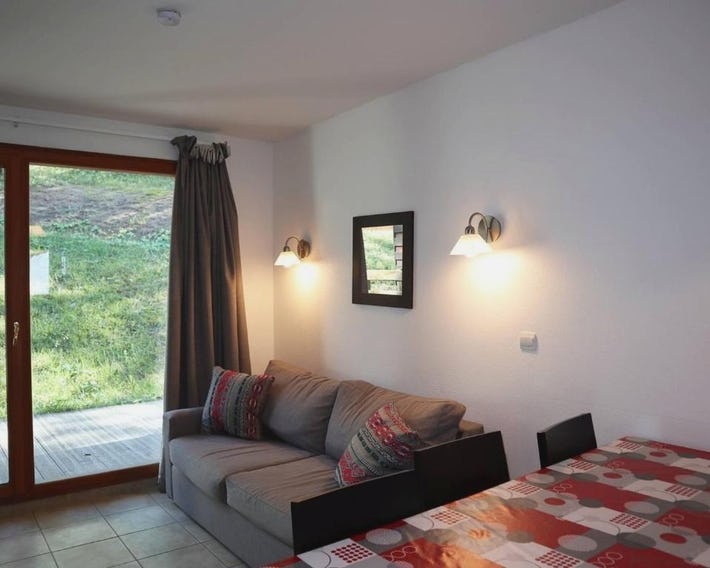 Chalet mitoyen avec piscine, sauna, hammam, départ des pistes, 2 chambres, balcon, Les Orres 1800 - 