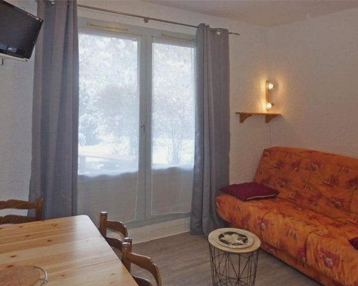 Studio 4 pers, skis aux pieds, terrasse sud-ouest, face patinoire - Les Orres - FR-1-322-284