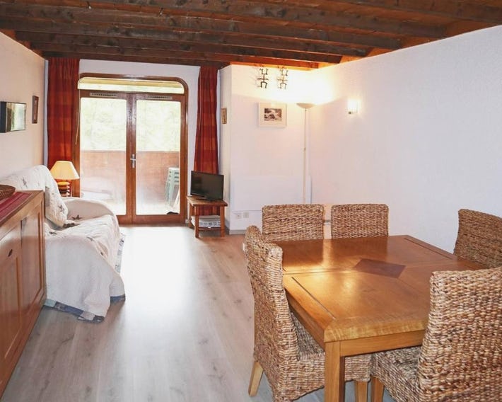 Bel appartement, 2 pièces, 6 pers, au centre, skis aux pieds, balcon sud - FR-1-322-232