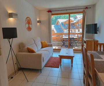 T2 Les Orres 1800 : Pied Des Pistes Avec Piscine