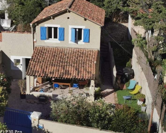 Maison Jardin+Jacuzzi l'été, plage à 1 km