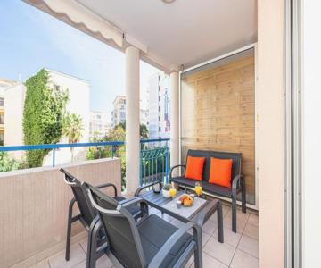 Eden Park 2 Piece, Clim, Parking