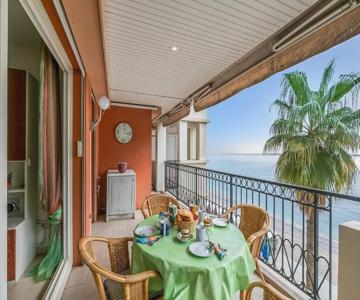 Admiral Plaza Sea View - Happy Rentals