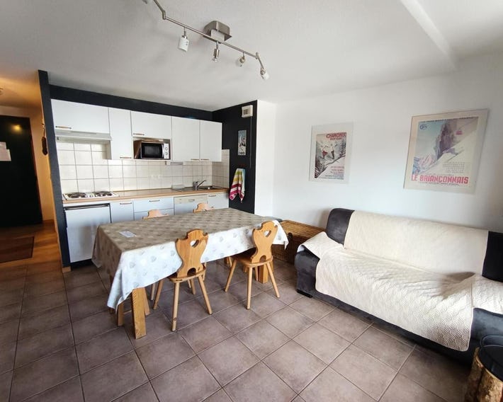 Résidence Plein Soleil - Appartement plein sud avec superbe vue, balcon, parking. MAE-9004