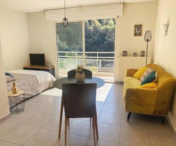 Villa Madeleine  Residence Services Seniors