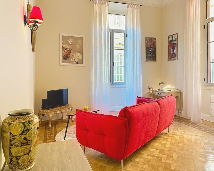 Elegant Old Nice Escape