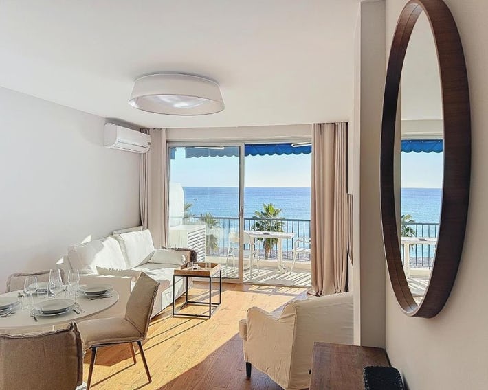Seaview Promenade des Anglais 2brs apartment Parking cars 1800 kg max