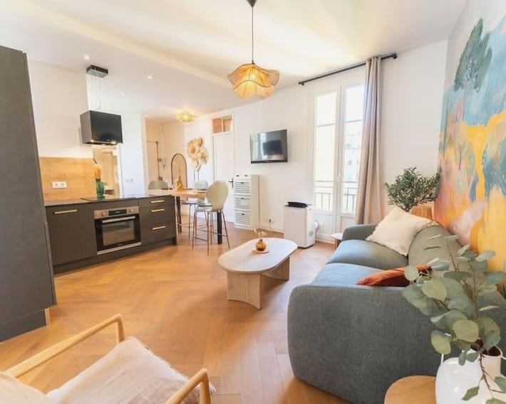 Superbe appartement deux chambres, centre proche port