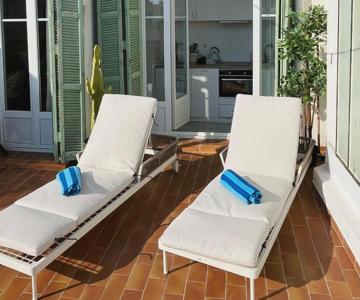 Exclusive Top Floor - Love Suite