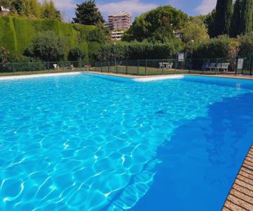 Seaview Apartment In Nice With Shared Pool