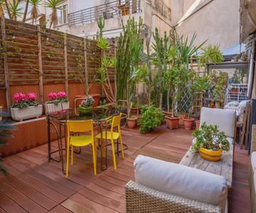 Large magnificent terrace (40 sq.m)