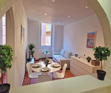 Sublime Appartement 4p Classé Dans Le Vieux-nice