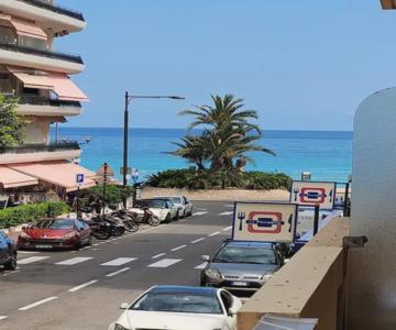 Studio Entre Plages Et Monaco Climatisé Parking
