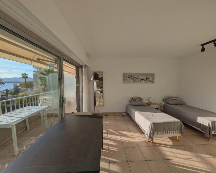 Studio Proche Plage et Commerces - Climatisé, Parking, Wi-Fi - FR-1-466A-12