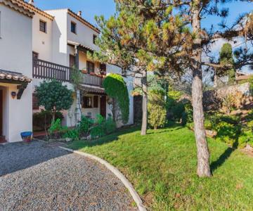 Apartment In Saint Raphael With Balcony