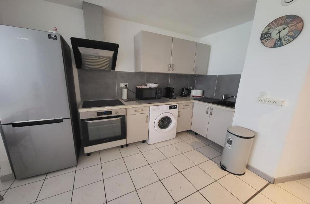 Air conditioned appartment 270m from beach