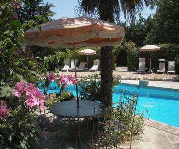 La Balancelle Gîtes Piscine