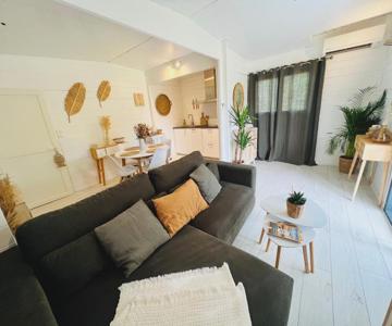 Cabane le Flamant avec jardin, piscine et parking