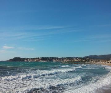 Hyper Centre Sanary 3 chambres parking balcon clim wifi
