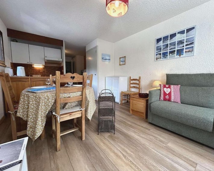 Studio avec coin montagne - 4 pers, à 100m des télécabines, piscine, parking, casier à ski