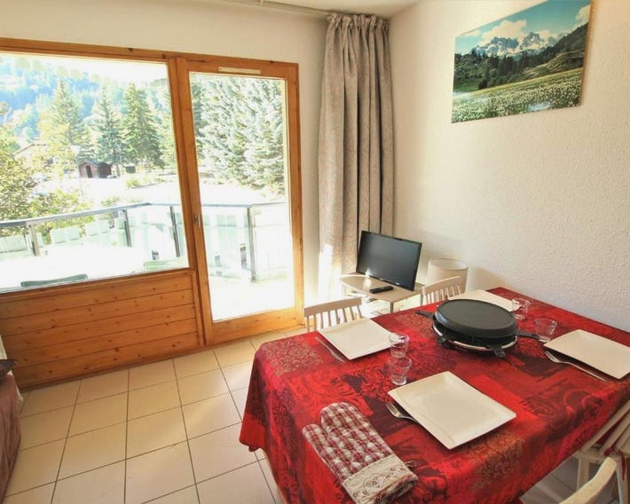 Appartement cosy avec piscine à 60m des pistes - 5 pers, parking privé, La Salle-les-Alpes.