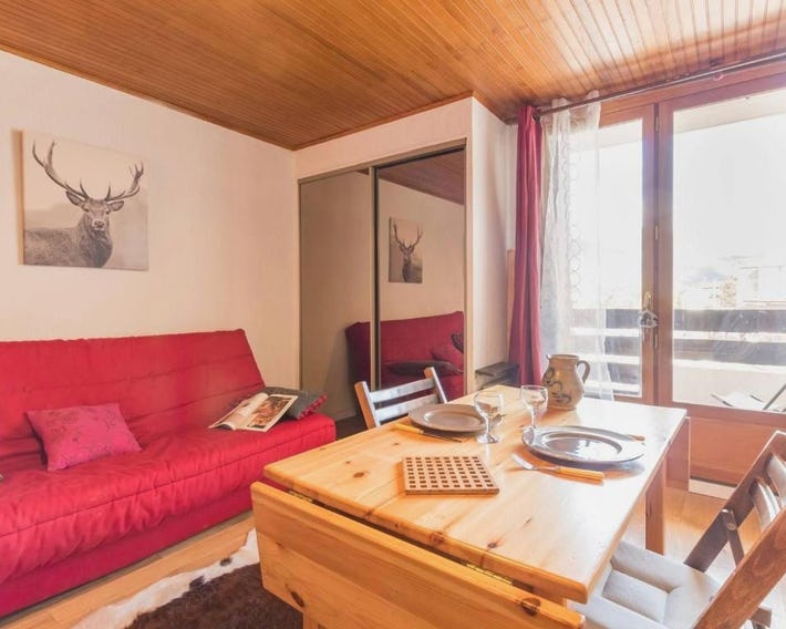 Studio rénové près des pistes, parking, cuisine équipée