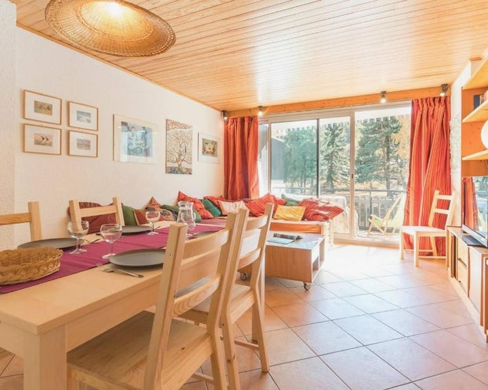 Appartement cosy 6 personnes avec balcon et parking, près des pistes