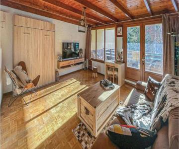 1 Bedroom Beautiful Apartment In Uvernet-Fours