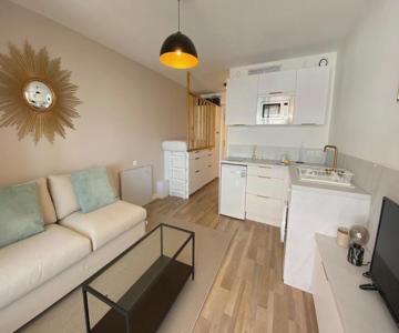 06AI - Beautiful renovated studio - sea and pool view
