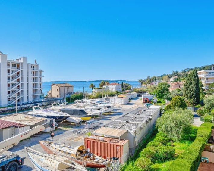 Apt Golfe-Juan à 150 m de la plage et près de Cannes , Centre et Gare