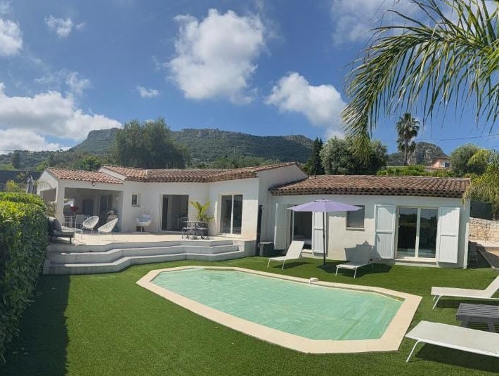 Villa moderne ***** proche mer et montagne .