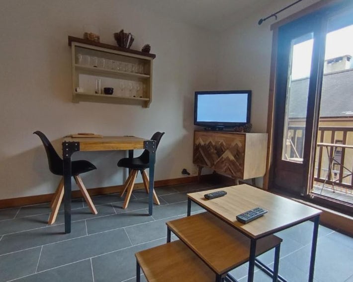 Bright 30 M With Balcony Center Villa
