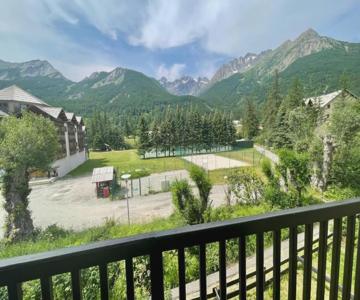 30 M Next To Les Grands Bains