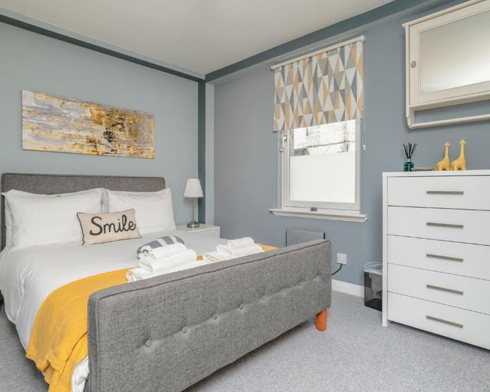 Historic Location, Private Parking, Ground Floor Luxury Flat