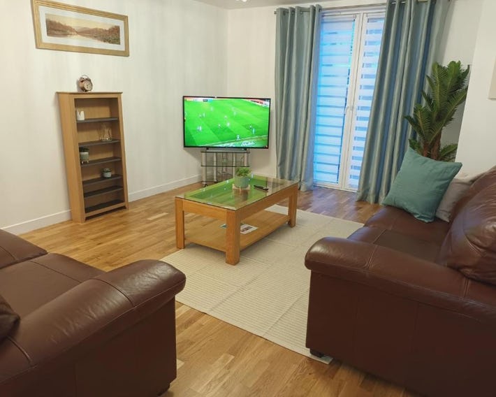 Spacious Elegant 2-BR Apartment in Aberdeen City Centre