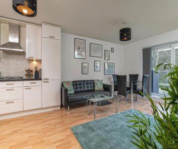 Queens Crescent - Stylish Retreat And Tranquil